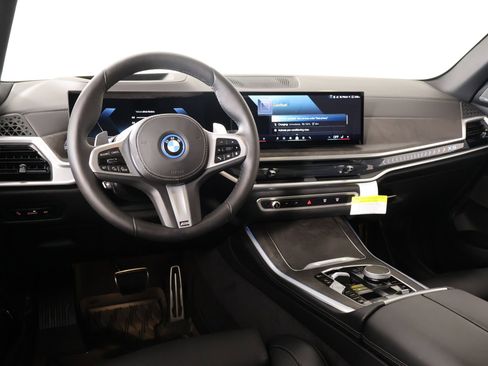 New 2026 BMW X5 xDrive50e w/ M Sport Package AWD/4WD image 2