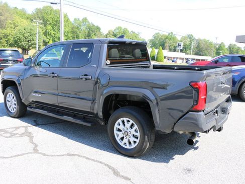 Used 2026 Toyota Tacoma SR5 AWD/4WD image 3