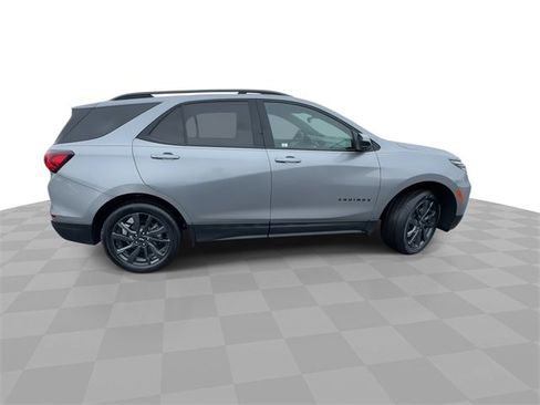Used 2023 Chevrolet Equinox RS w/ LPO, Floor Liner Package image 9