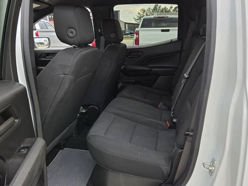 Used 2024 Chevrolet Colorado W/T RWD image 12