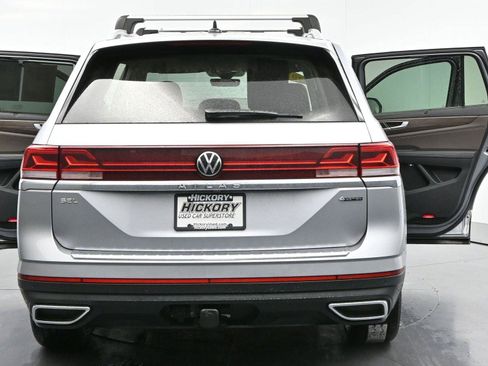 Used 2024 Volkswagen Atlas SEL AWD/4WD image 6