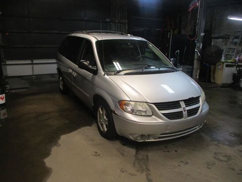 Used 2007 Dodge Grand Caravan SXT FWD image 1
