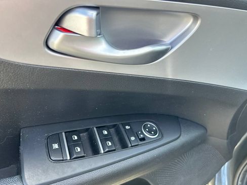 Certified 2023 Kia Forte LXS w/ LXS Technology Package FWD image 13