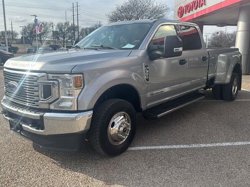 Used 2022 Ford F350 XL w/ Power Equipment Group image 9