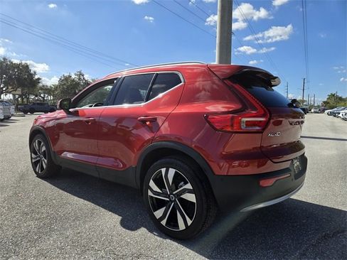 Certified 2023 Volvo XC40 B5 Plus w/ Protection Package Premier image 5