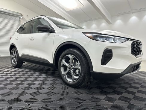 New 2025 Ford Escape ST-Line w/ Equipment Group 301A image 1
