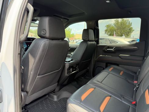 Used 2023 GMC Sierra 1500 AT4 AWD/4WD image 16
