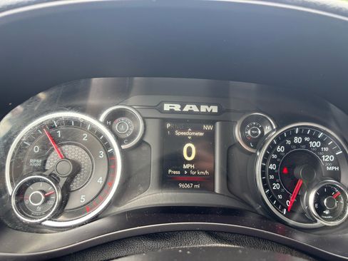 Used 2022 RAM 3500 Big Horn AWD/4WD image 31