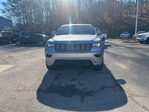 Used 2018 Jeep Grand Cherokee Altitude image 8