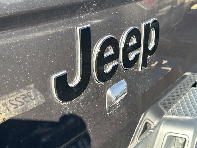 Used 2021 Jeep Gladiator Overland AWD/4WD image 9