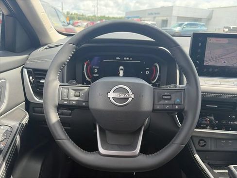 Used 2026 Nissan Rogue Platinum w/ Platinum Premium Package AWD/4WD image 15