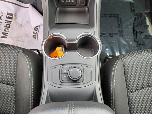 Used 2024 GMC Terrain SLE image 24