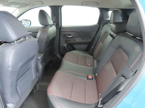 Used 2025 Nissan Kicks SR image 19