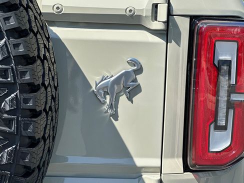 New 2026 Ford Bronco Badlands image 27