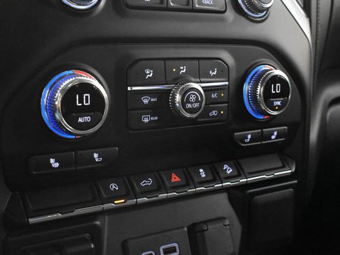 Used 2020 GMC Sierra 1500 Elevation w/ Elevation Value Package AWD/4WD image 18