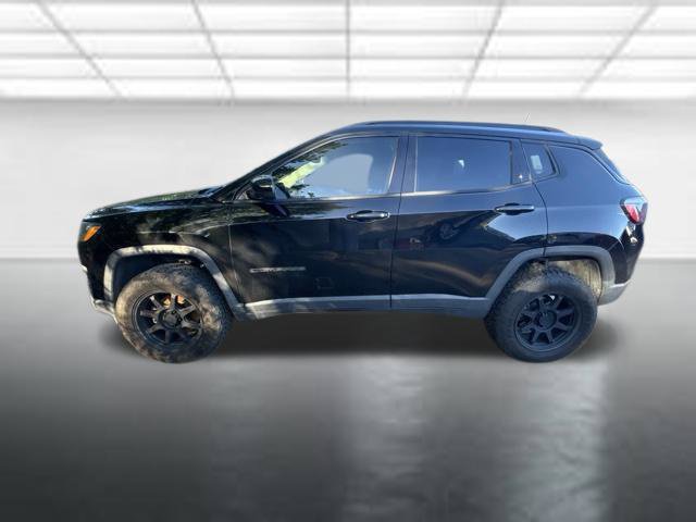Used 2018 Jeep Compass Latitude w/ Popular Equipment Group AWD/4WD image 4