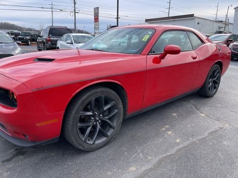 Used 2021 Dodge Challenger SXT w/ Blacktop Package image 4