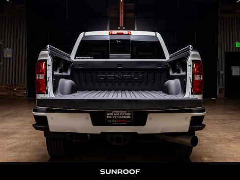 Used 2016 GMC Sierra 2500 Denali w/ Duramax Plus Package image 8