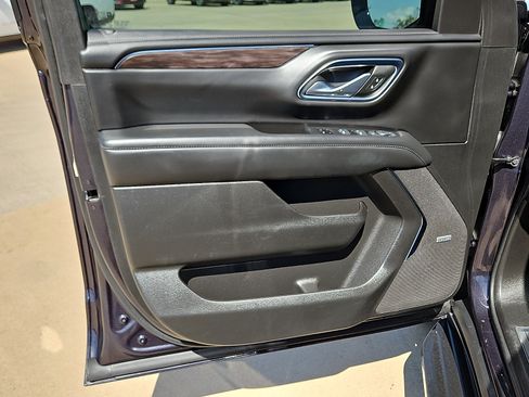 Used 2024 Chevrolet Tahoe LT RWD image 13