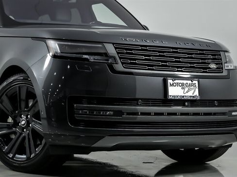 Used 2023 Land Rover Range Rover SE AWD/4WD image 3