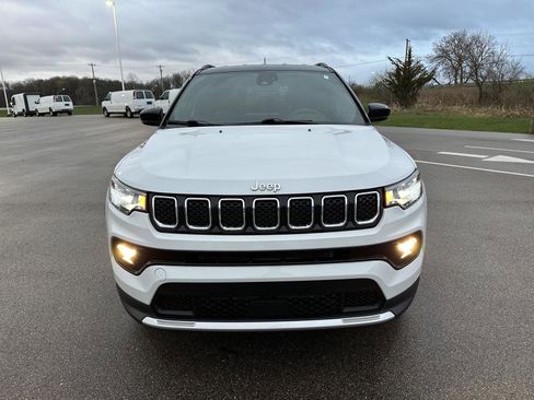 Used 2023 Jeep Compass Limited AWD/4WD image 12