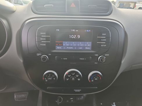 Used 2017 Kia Soul Base w/ Convenience Package image 25