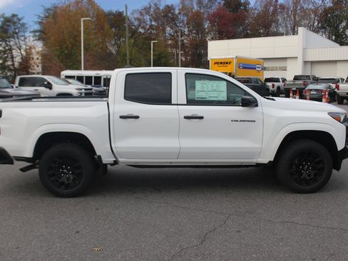 New 2026 Chevrolet Colorado W/T image 8