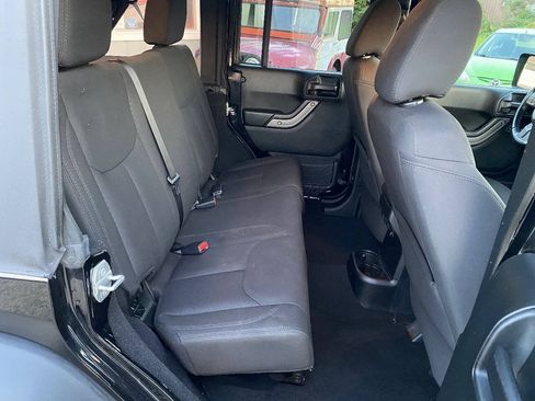 Used 2018 Jeep Wrangler Unlimited Sport S AWD/4WD image 20