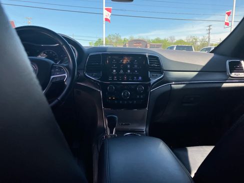 Used 2020 Jeep Grand Cherokee Limited image 32
