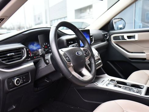 Used 2023 Ford Explorer XLT w/ Equipment Group 202A image 11