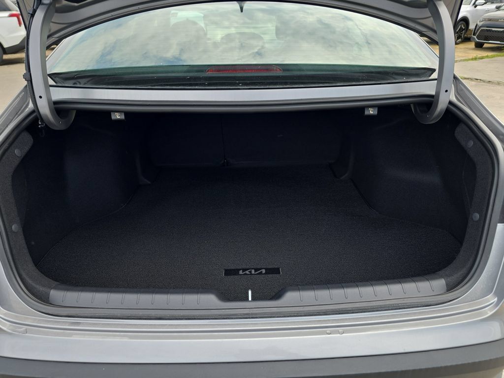 New 2026 Kia K4 FWD image 10