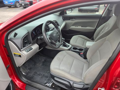 Used 2018 Hyundai Elantra SEL w/ Cargo Package FWD image 4