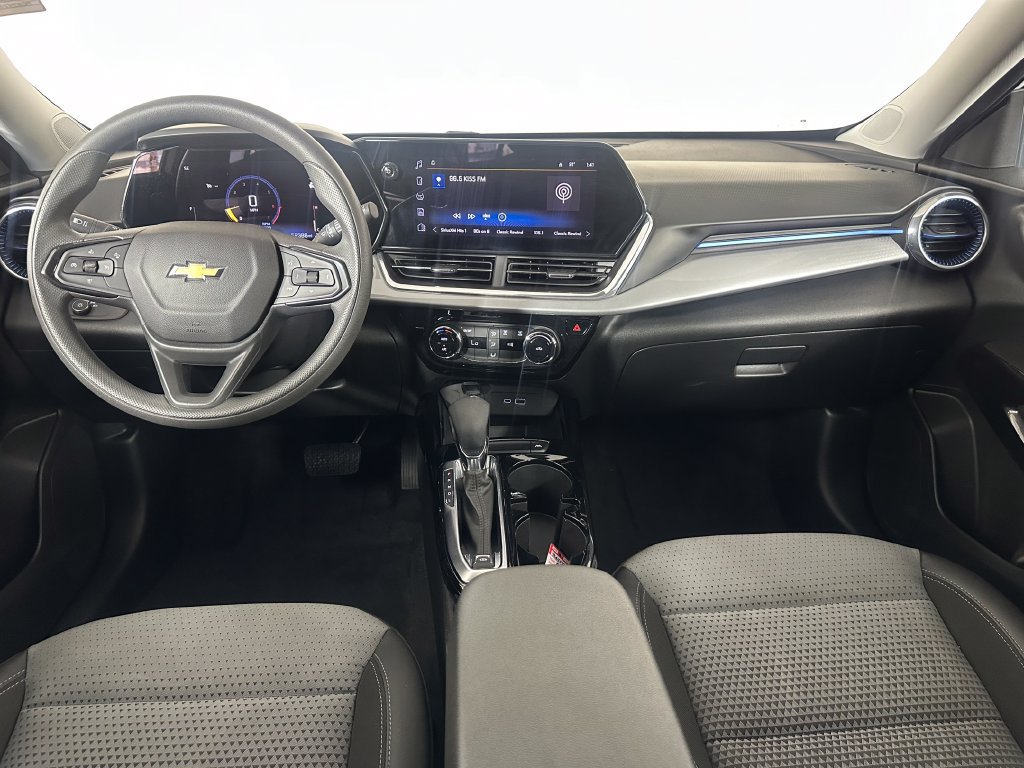Used 2024 Chevrolet Trax LT FWD image 10