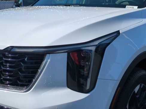 Certified 2025 Kia Sorento S AWD/4WD image 9