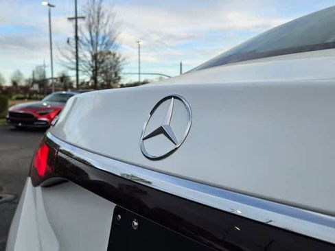 Used 2026 Mercedes-Benz E 350 4MATIC Sedan image 9