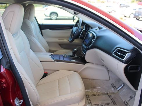 Used 2018 Maserati Ghibli S GranSport RWD image 18