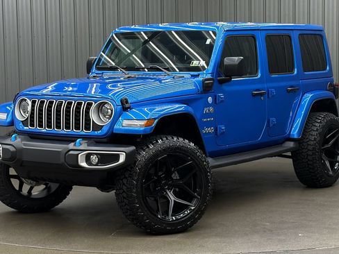 Used 2024 Jeep Wrangler Unlimited Sahara w/ Technology Group AWD/4WD image 1