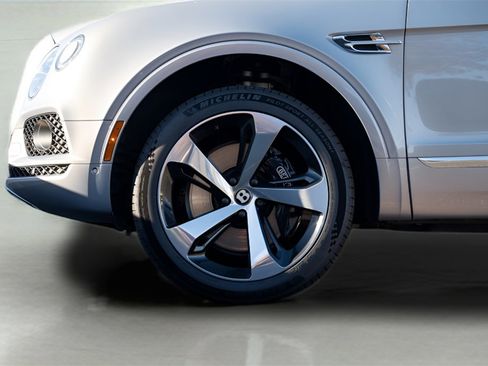Used 2019 Bentley Bentayga image 9