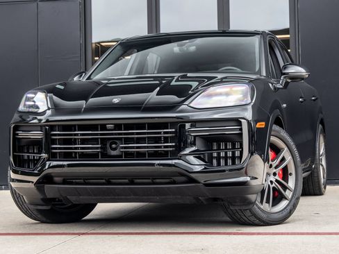 New 2025 Porsche Cayenne Turbo AWD/4WD image 1