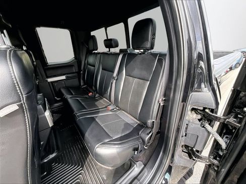 Used 2019 Ford F150 Lariat w/ Equipment Group 502A Luxury AWD/4WD image 28
