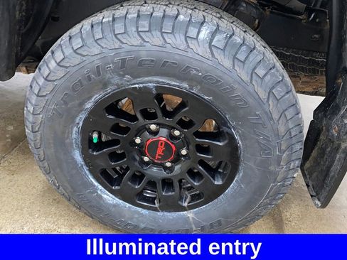 Used 2017 Toyota Tacoma TRD Pro image 31