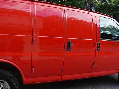 Used 2020 Chevrolet Express 2500 RWD image 68