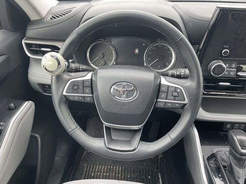 Used 2024 Toyota Highlander LE image 26