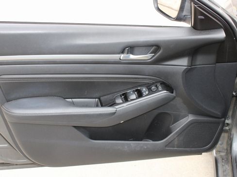 Used 2021 Nissan Altima 2.5 SV image 19