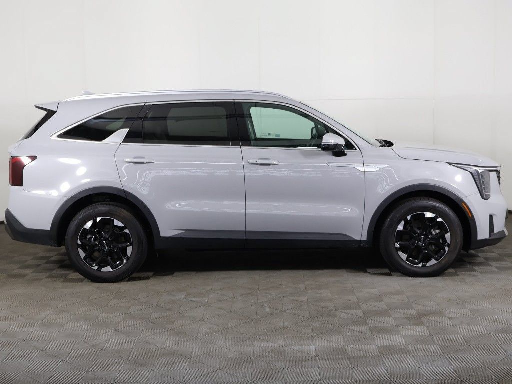 Certified 2026 Kia Sorento S FWD image 18