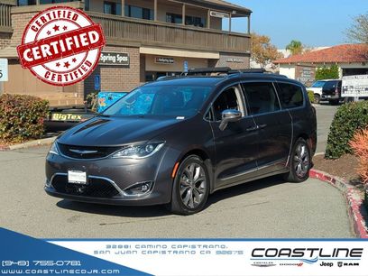 Certified 2019 Chrysler Pacifica Limited w/ Tire & Wheel Group