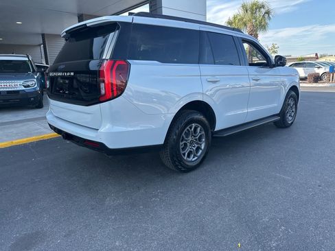 Used 2025 Ford Expedition Active RWD image 3