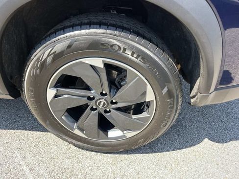 Used 2025 Nissan Rogue SV AWD/4WD image 11