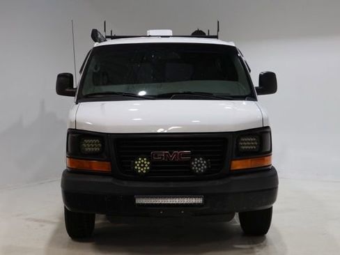 Used 2015 GMC Savana 2500 RWD image 2