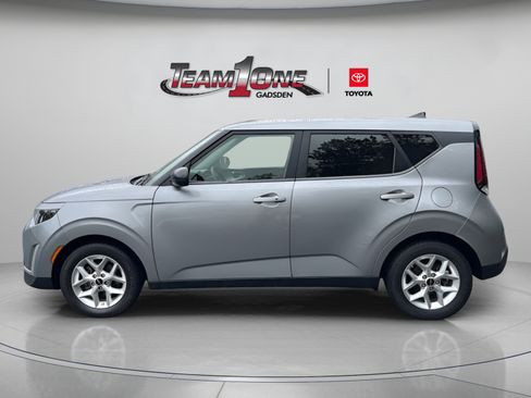 Used 2023 Kia Soul S FWD image 5